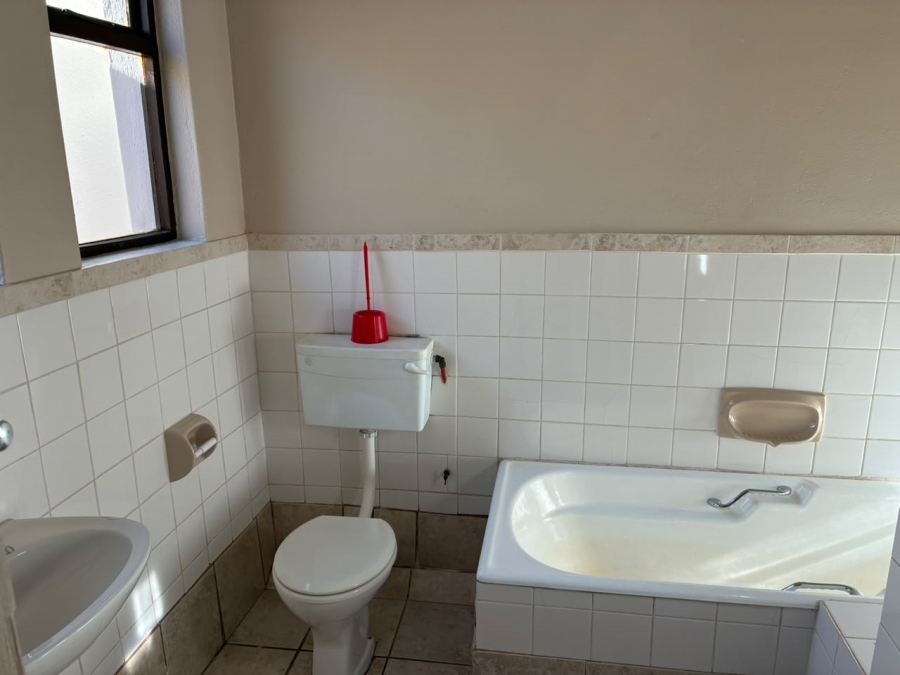 4 Bedroom Property for Sale in Fairy Glen Western Cape